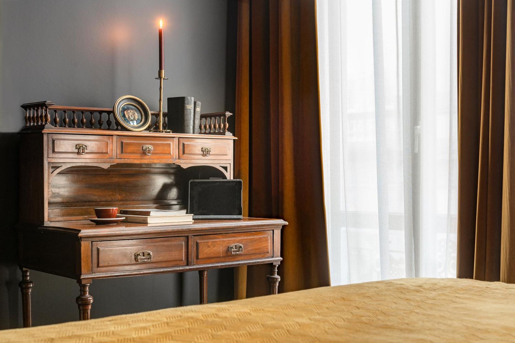 The Bank 1869 - Unique Guestrooms In The Historic Center Of Брюгге Екстер'єр фото